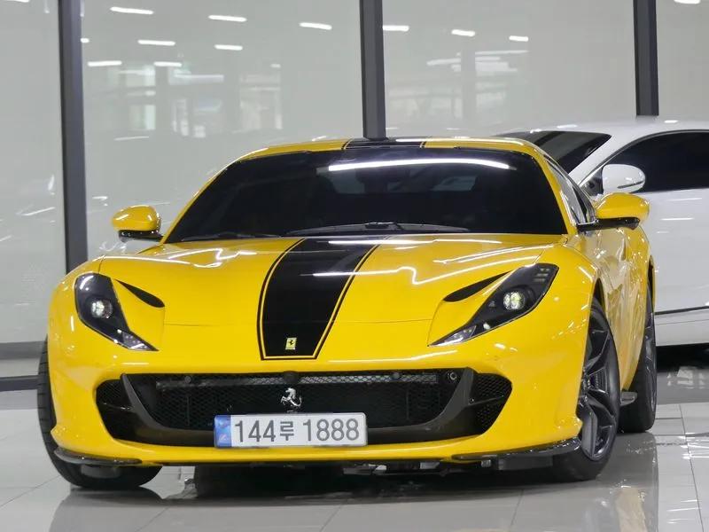 Ferrari 812 Superfast 812 6.5 V12, 2022 ENCAR35162480