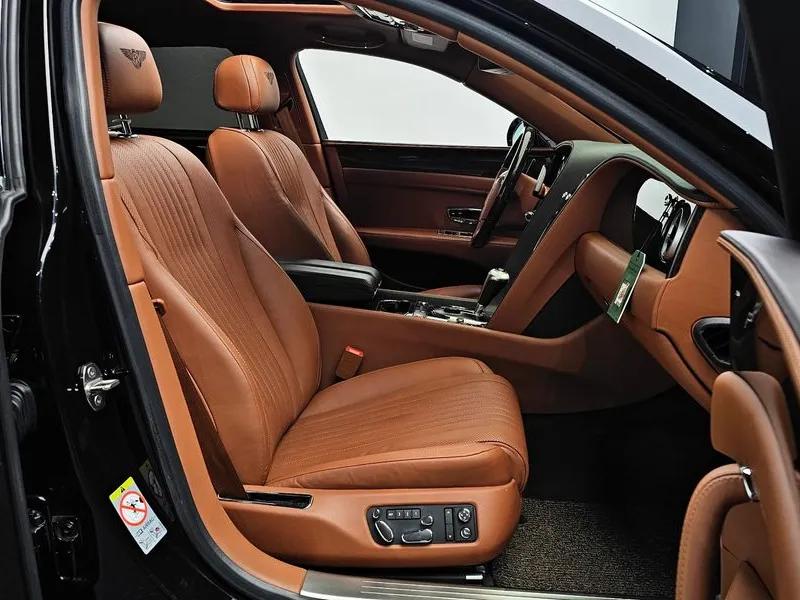 Bentley Flying Spur 2Nd Generation 4.0 SCBET53W9HC065971.