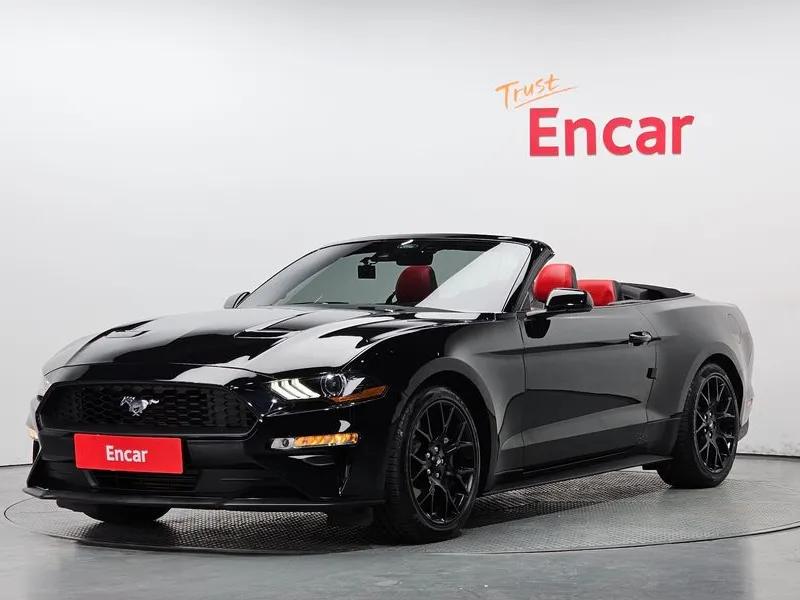 Ford Mustang Convertible 1FATP8UHXM5144614