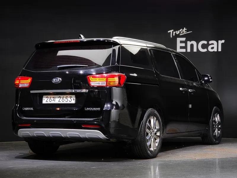 Kia Carnival 7-Seater Limousine, 2017 KNAMB81ABJS417399