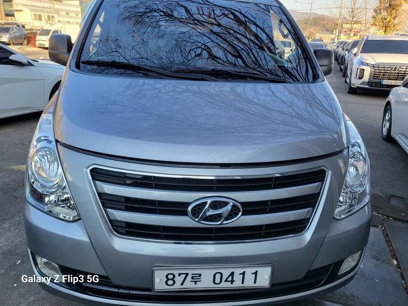 Grand Starex 5-Seater Van Modern ENCAR38753705