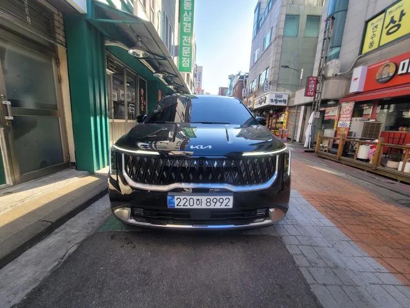 The New Carnival 4Th Generation Hev 9-Seater Noblesse ENCAR38856235